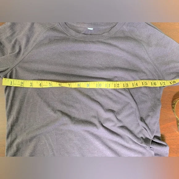 Under Armour | Women's Whisperlight Long Sleeve Pixel Purple - Picture 5 of 5